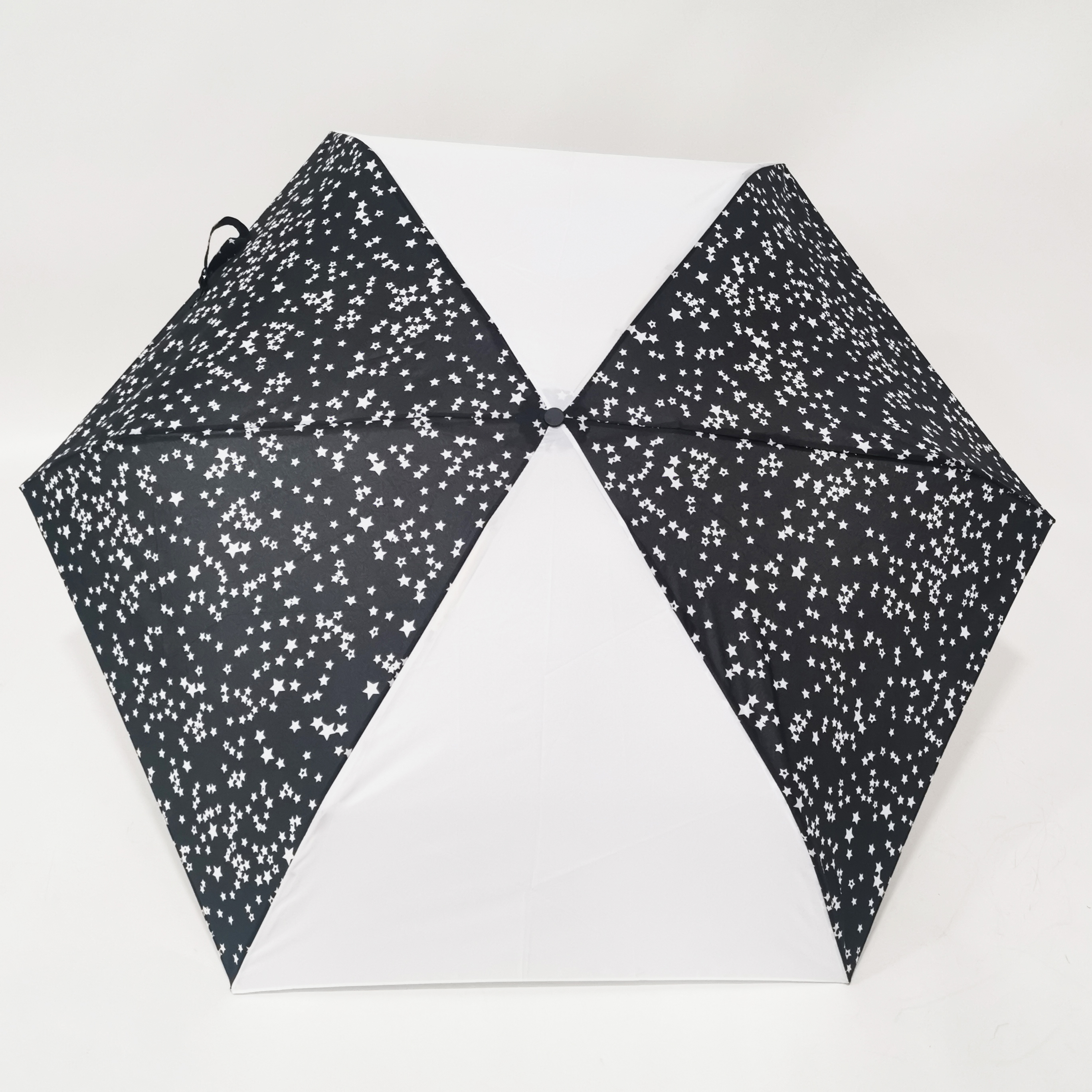 https://www.hodaumbrella.com/just-205g-an- three-folding-umbrella-product/