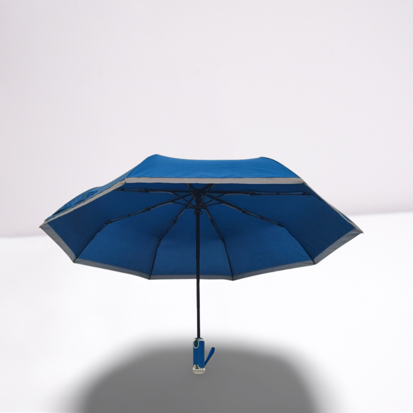 https://www.hodaumbrella.com/three-fold-umbrella-with-reflective-trimming-and-domed-label-product/